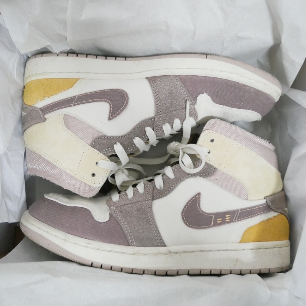 Nike Air Jordan 1 Mid SE Craft Inside Out